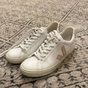 Basically new white Veja size 8